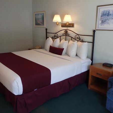 Americas Best Value Inn Saint Ignace Pokoj fotografie