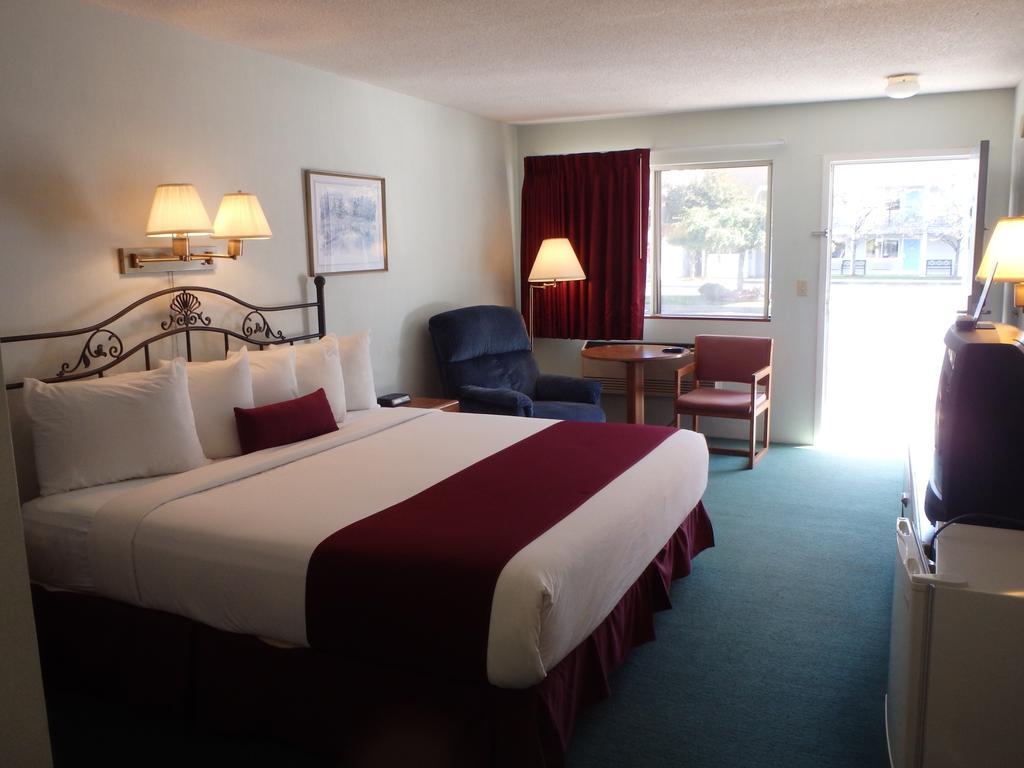 Americas Best Value Inn Saint Ignace Pokoj fotografie