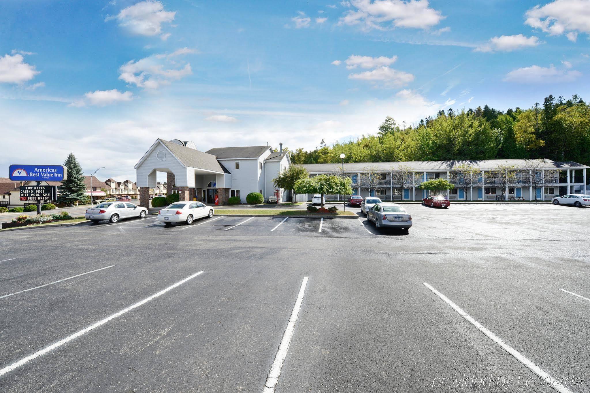 Americas Best Value Inn Saint Ignace Exteriér fotografie