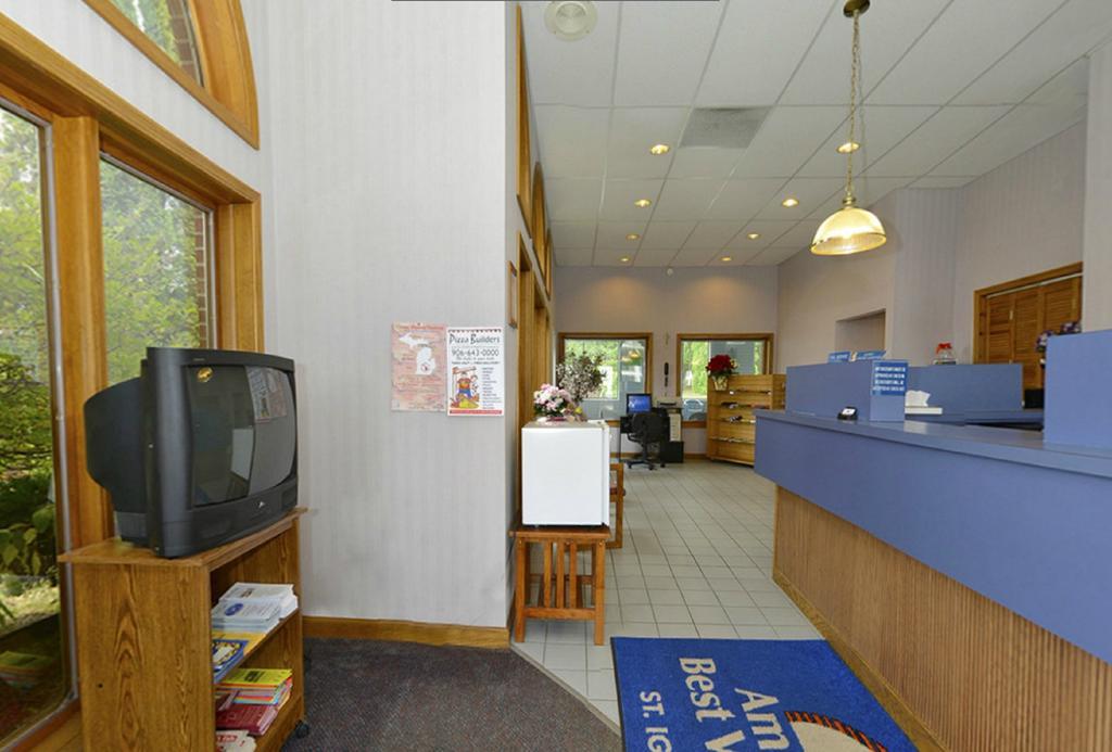 Americas Best Value Inn Saint Ignace Exteriér fotografie