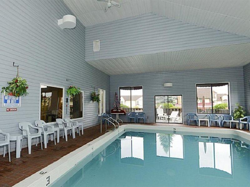 Americas Best Value Inn Saint Ignace Exteriér fotografie
