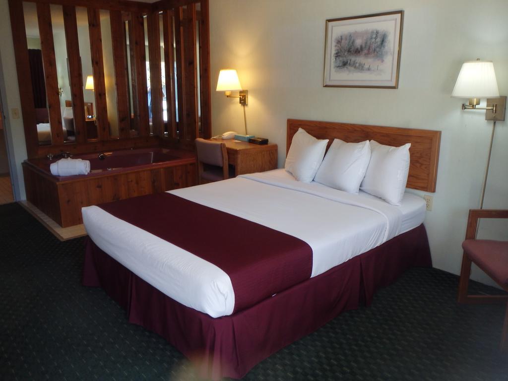 Americas Best Value Inn Saint Ignace Exteriér fotografie