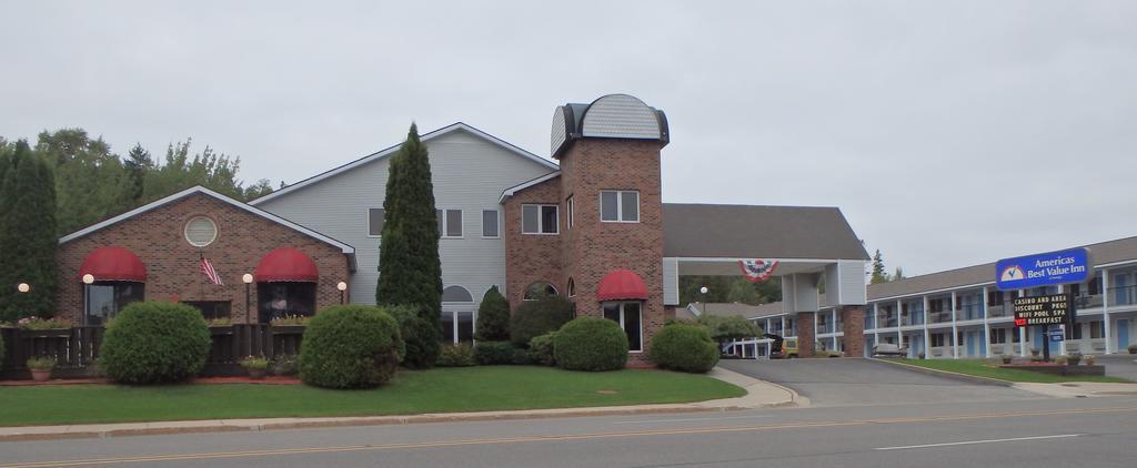 Americas Best Value Inn Saint Ignace Exteriér fotografie