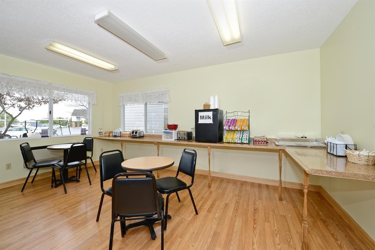 Americas Best Value Inn Saint Ignace Exteriér fotografie