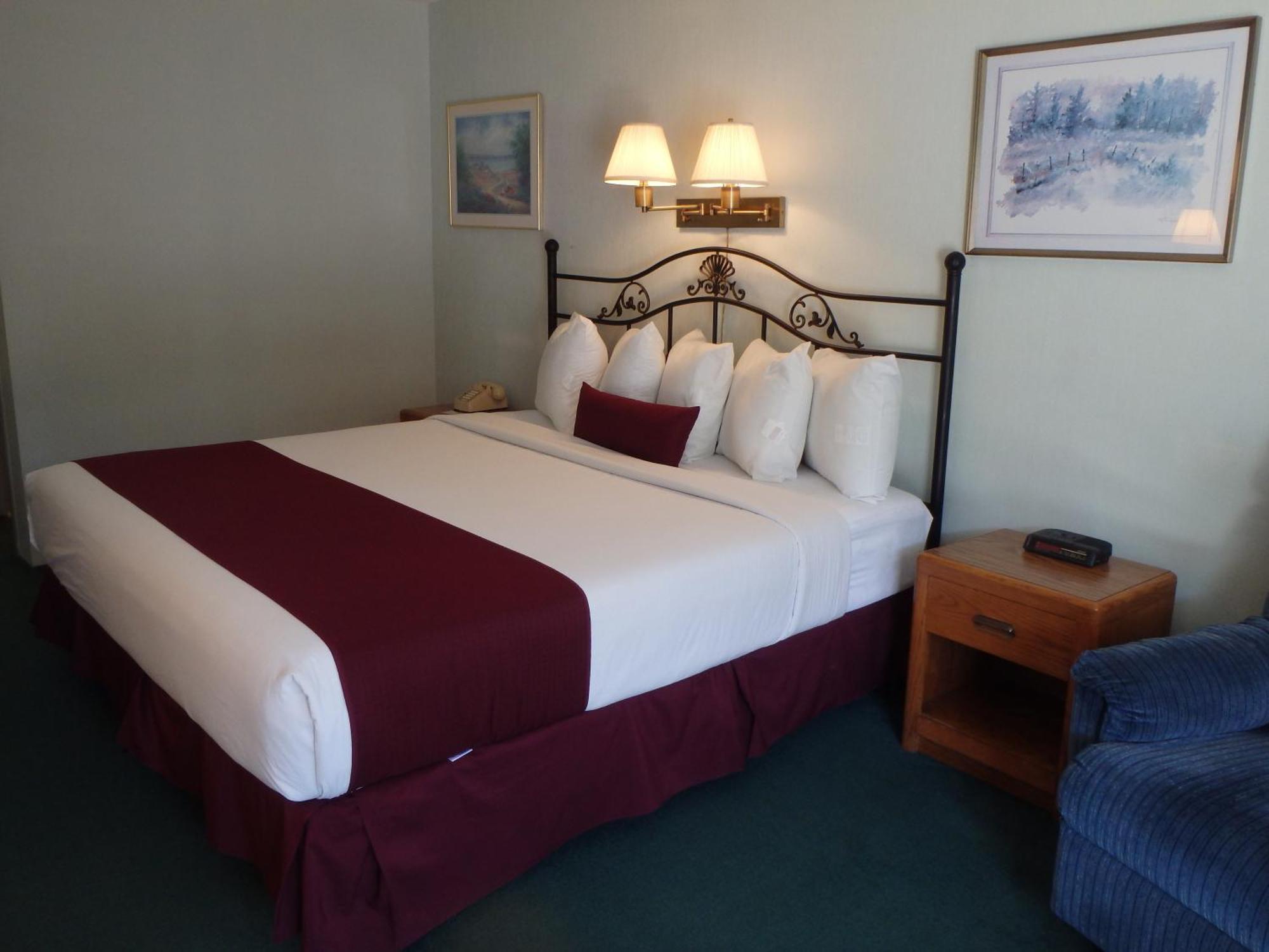 Americas Best Value Inn Saint Ignace Pokoj fotografie