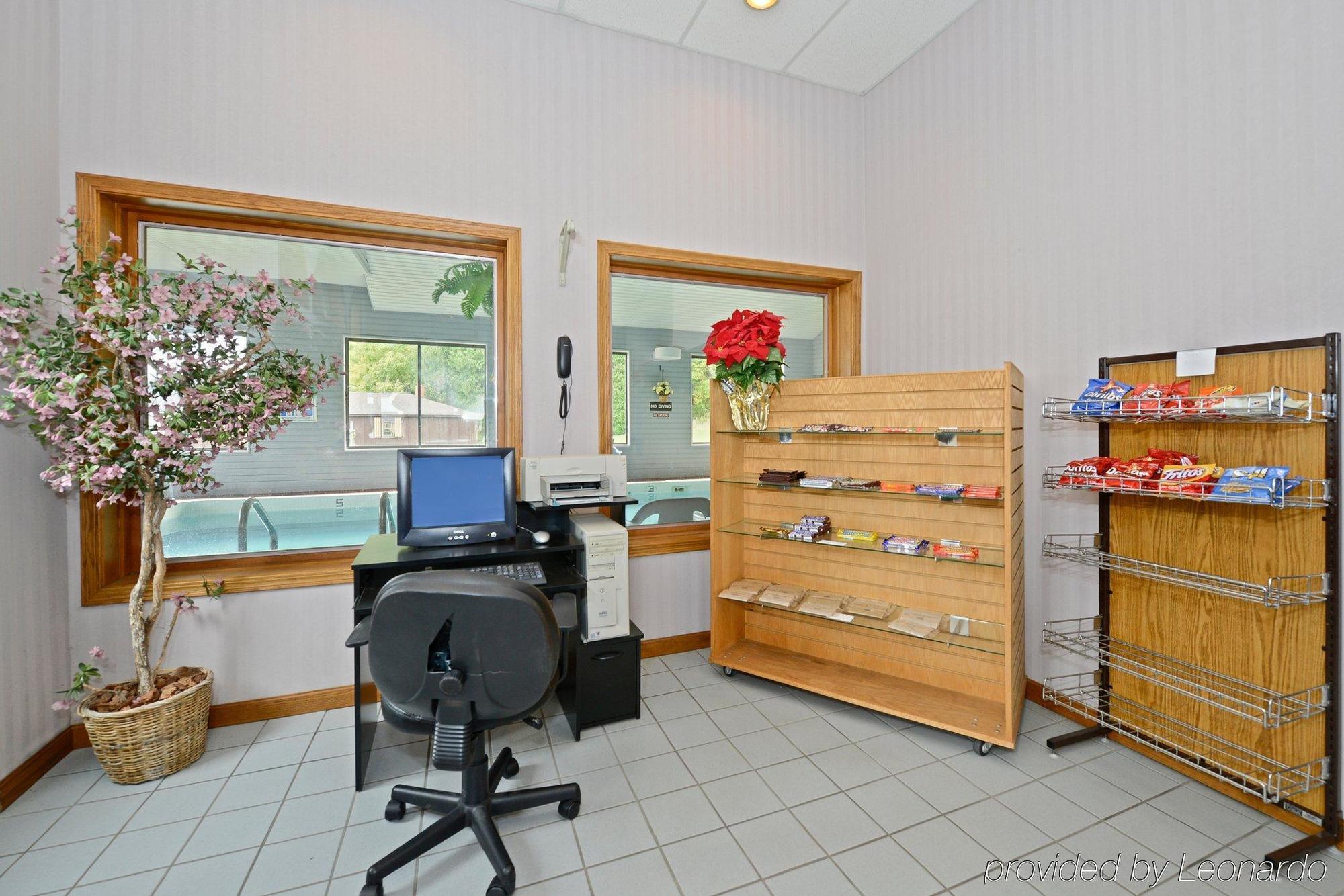 Americas Best Value Inn Saint Ignace Exteriér fotografie