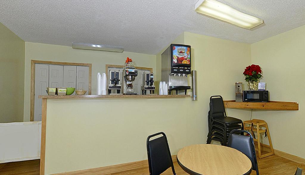 Americas Best Value Inn Saint Ignace Exteriér fotografie