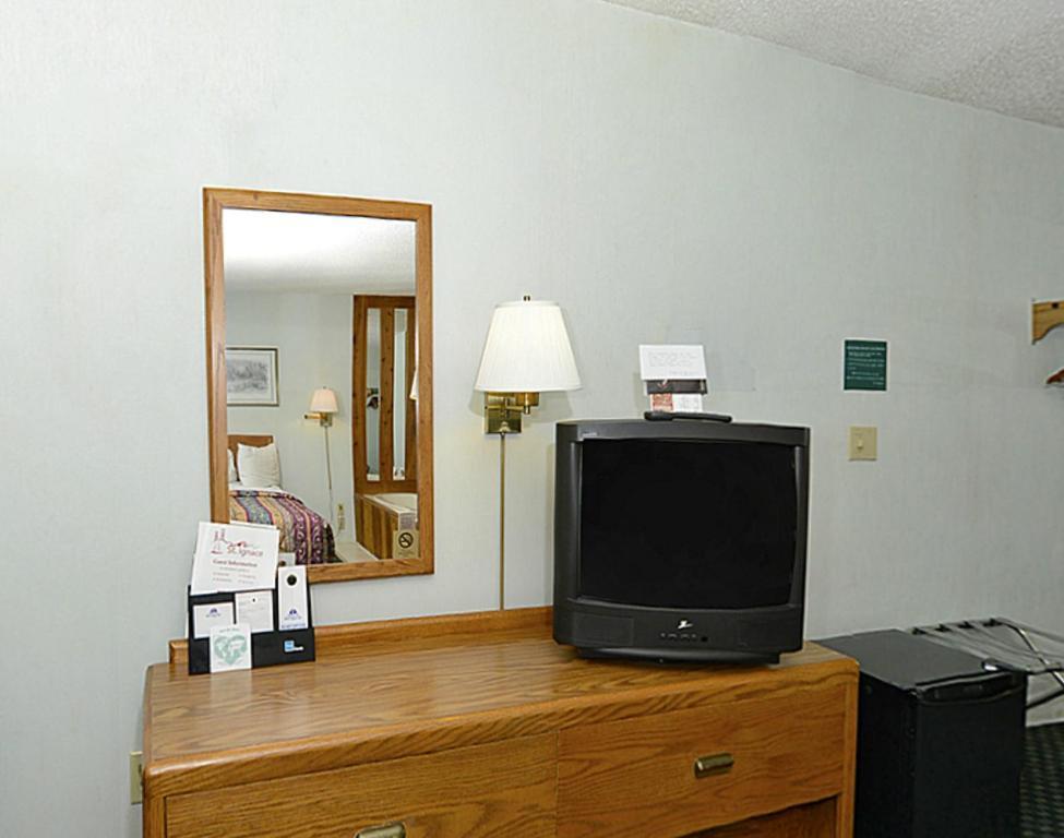Americas Best Value Inn Saint Ignace Pokoj fotografie